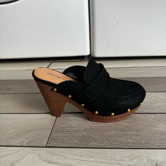 Indigo Rd Daysie Studded Platform Clog In Black | Size: 7.5M | Good Condition - Picture 9 of 10